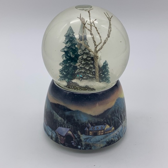 Roman Musical 2011 “THE FIRST NOEL” Footed 6” Snow Glitter Globe Windup #35132 - Picture 5 of 12